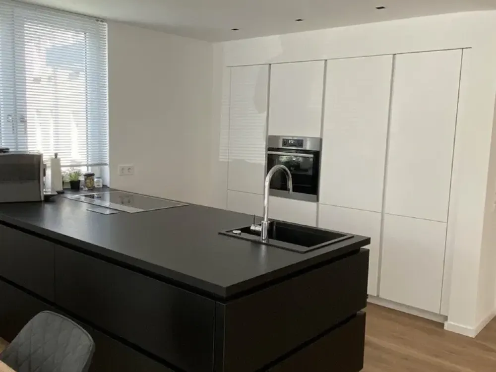 Stylish 3.5-Room Apartment with Garden - Close to City Center