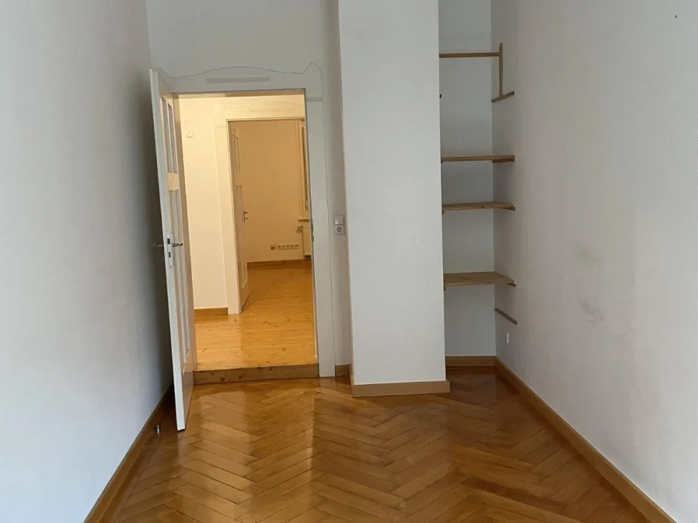 Dreamlike 6-Room Old Building Apartment with Great Lake and Mountain View