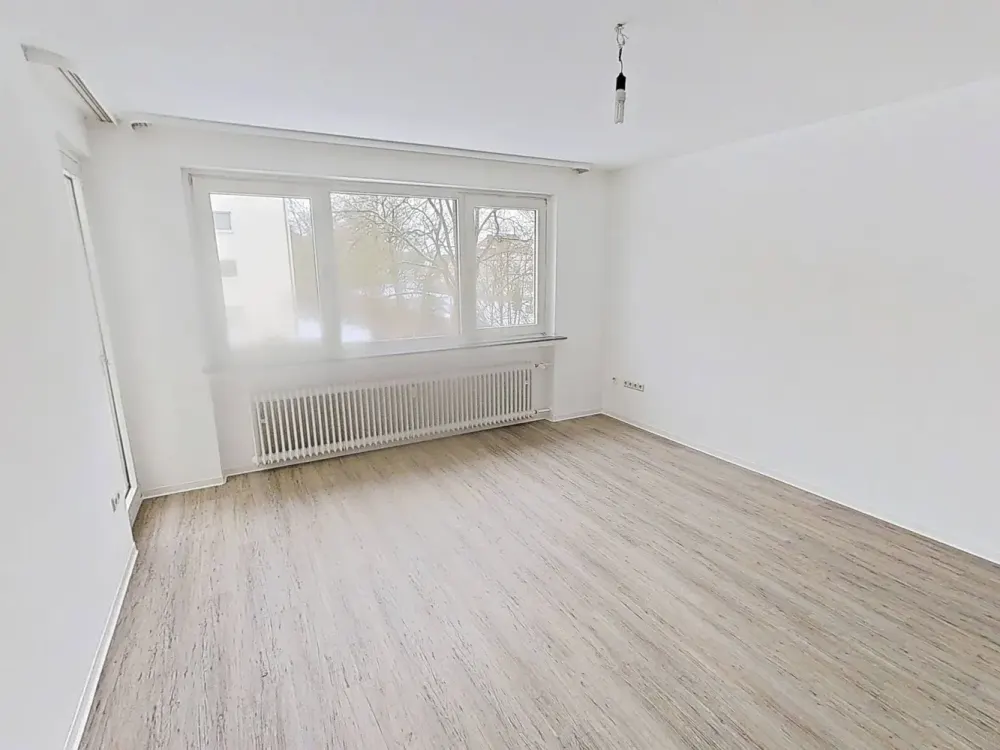 **1 KALTMIETERLASS ALS EINZUGSGESCHENK**Gemütliche 3-Zimmer-Wohnung mit BALKON und TAGESLICHTBAD