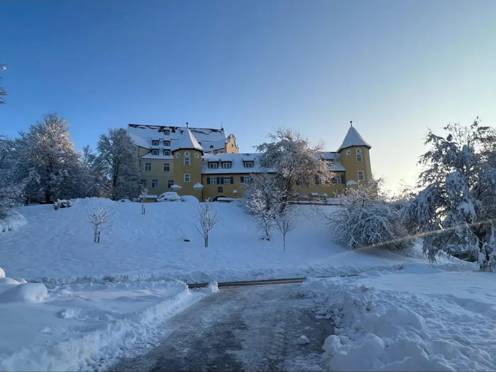 100sqm 3-Room Apartment in Schloss Erolzheim