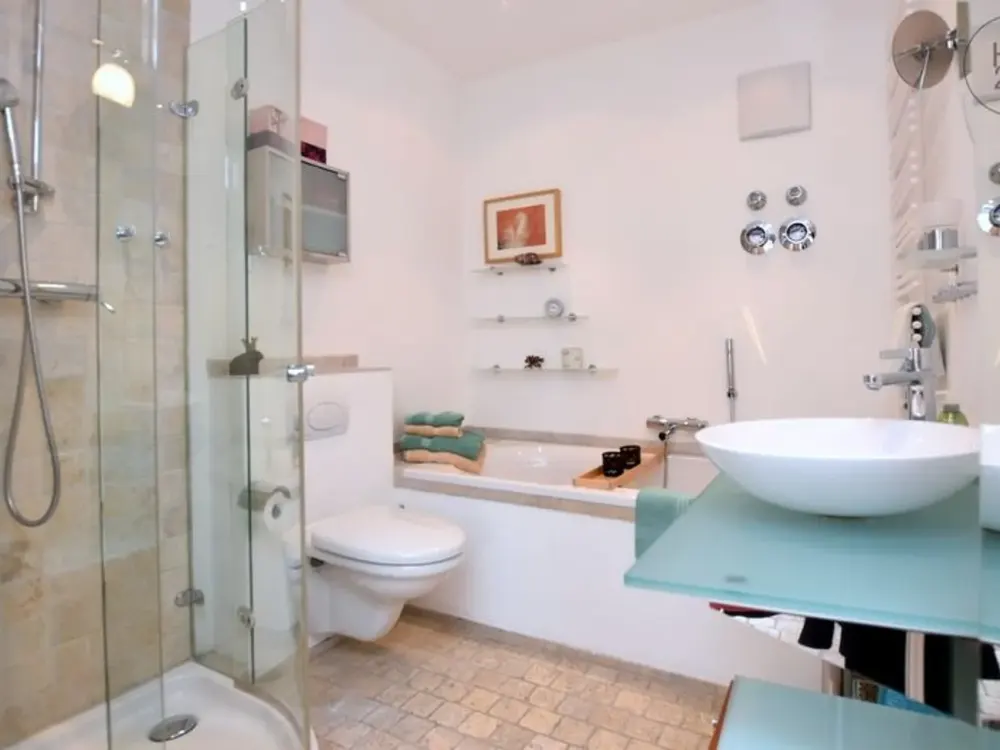 Exclusively Furnished 4-Room Apartment with Terrace and Garden Directly on Lake Constance