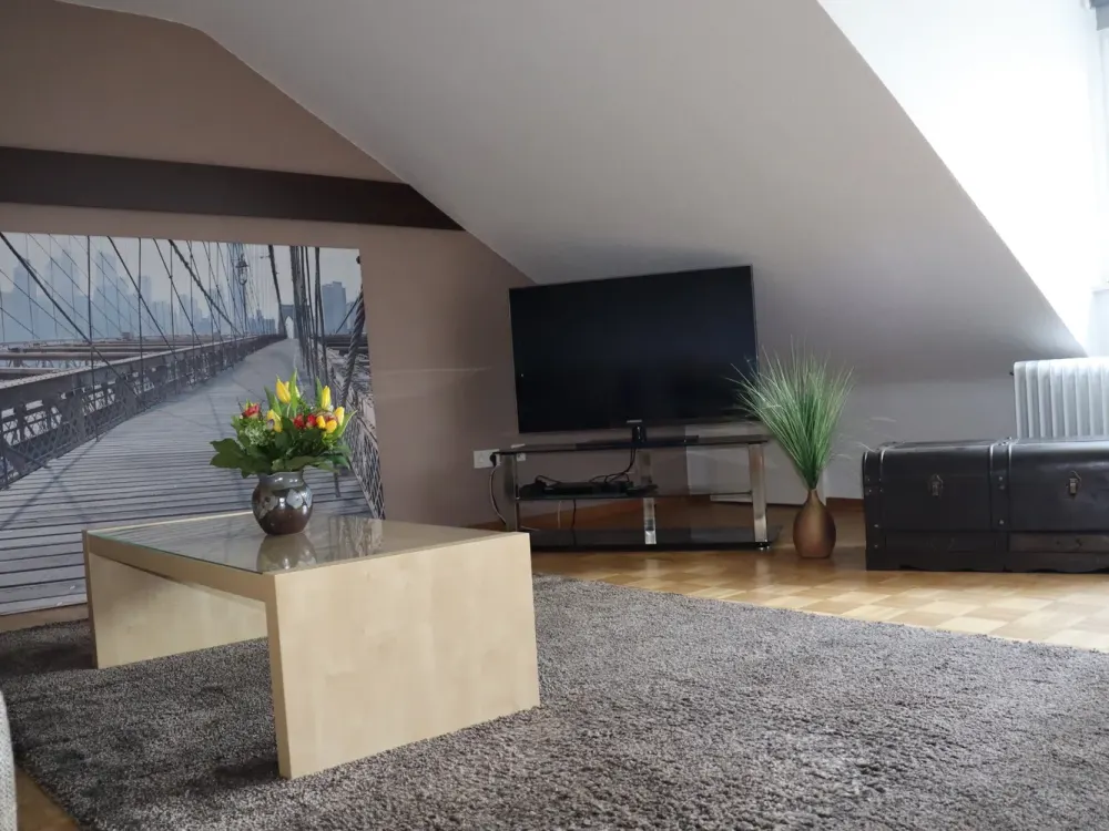 Stylishly Renovated: 1-Room Attic Apartment in Hannover