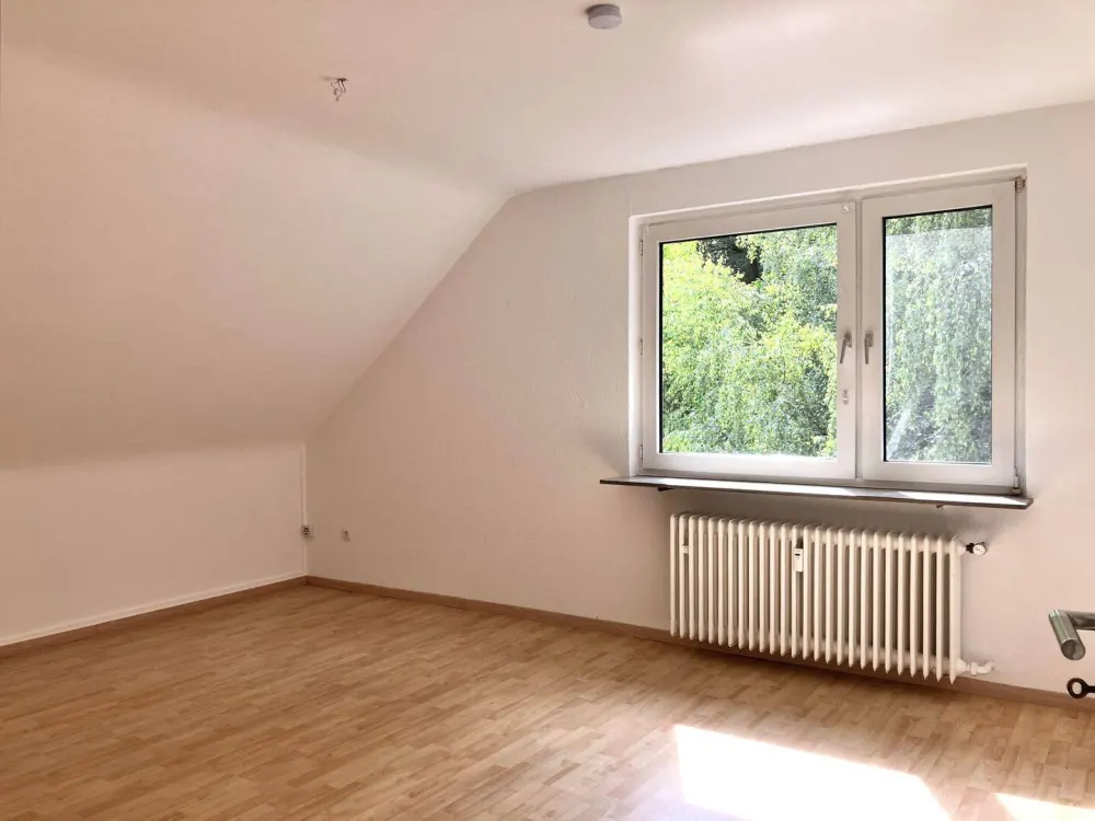 Stilvolle 4-Zimmer-Wohnung mit Garten in begehrter Waldrandlage