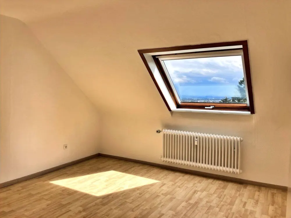 Stilvolle 4-Zimmer-Wohnung mit Garten in begehrter Waldrandlage