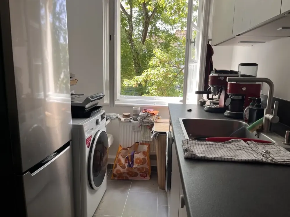 Two Rooms in Weißensee: Compact Apartment in Central Location