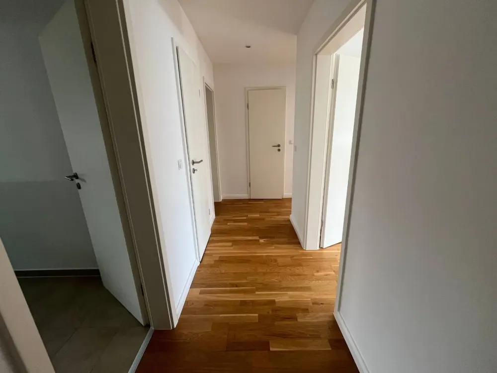 Beautiful 3-Room Apartment with Built-In Kitchen in Pinneberg