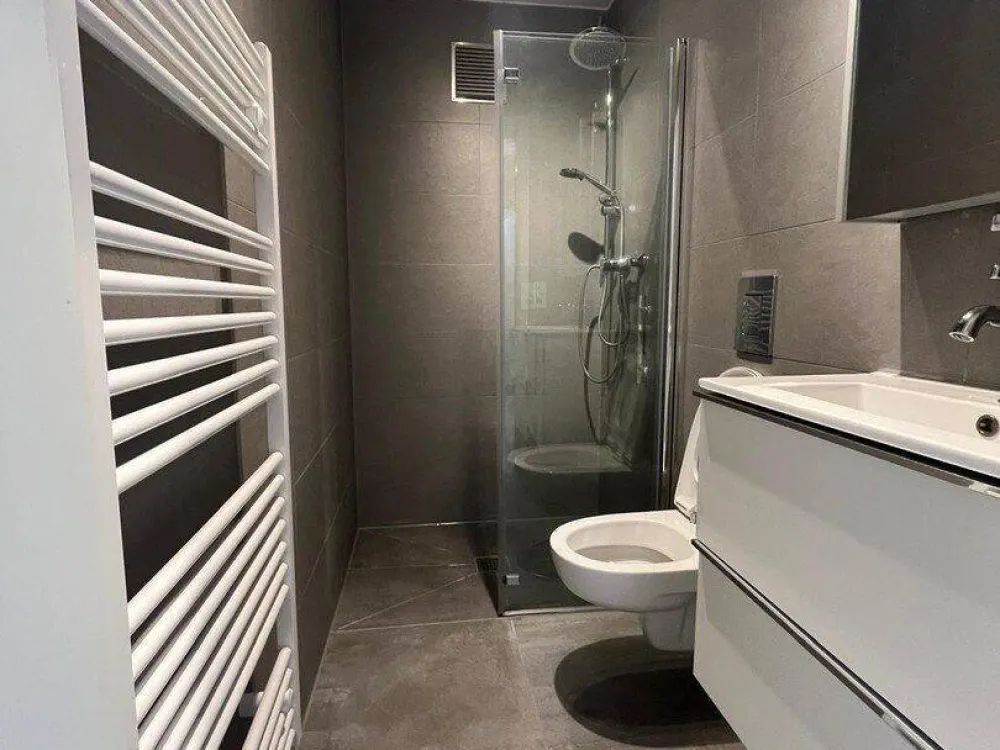 Freshly Renovated 2-Room Apartment, 39 m², Stuttgart-Feuerbach - Bright & Well Connected