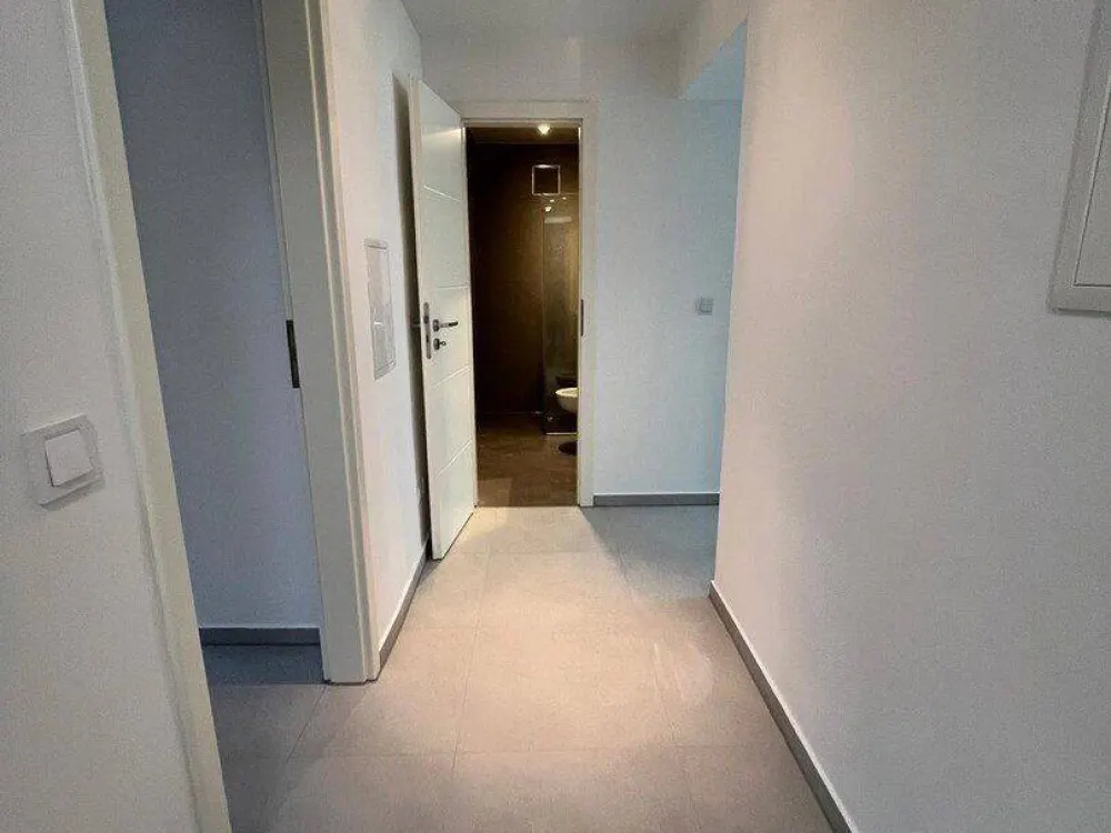 Freshly Renovated 2-Room Apartment, 39 m², Stuttgart-Feuerbach - Bright & Well Connected