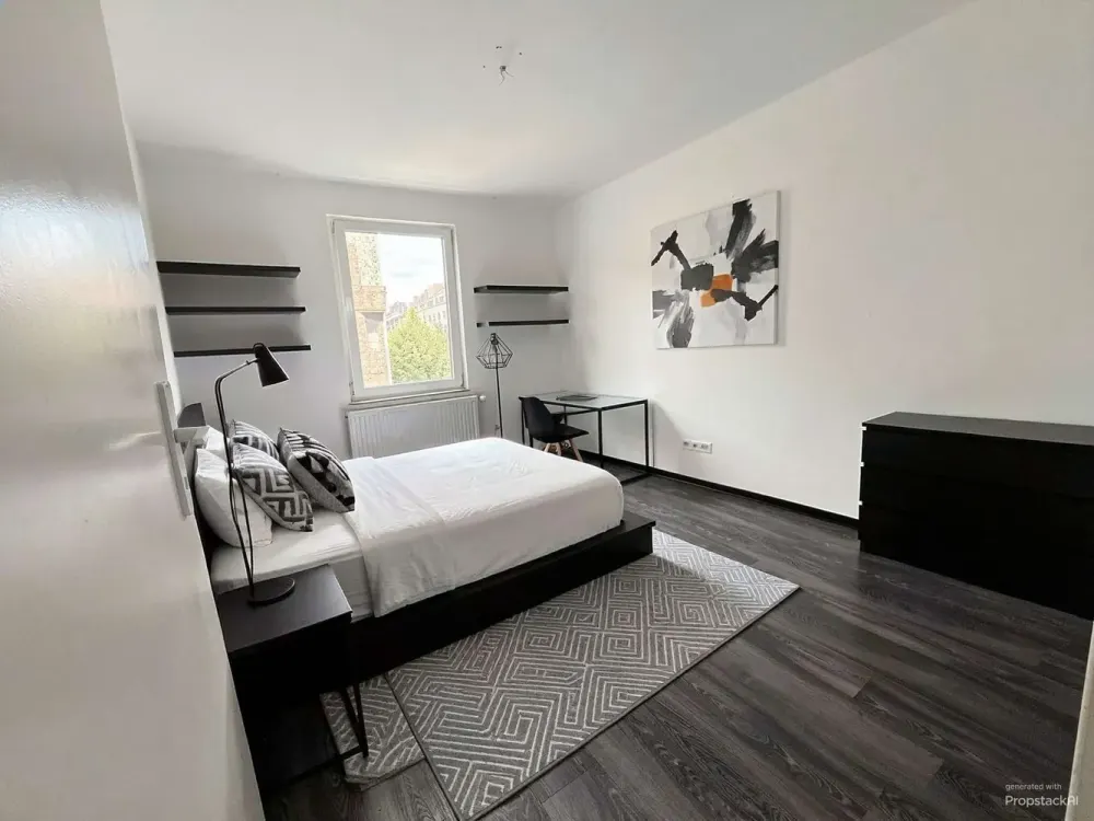 Bright 3-Room Apartment in Well-Maintained Residential Building