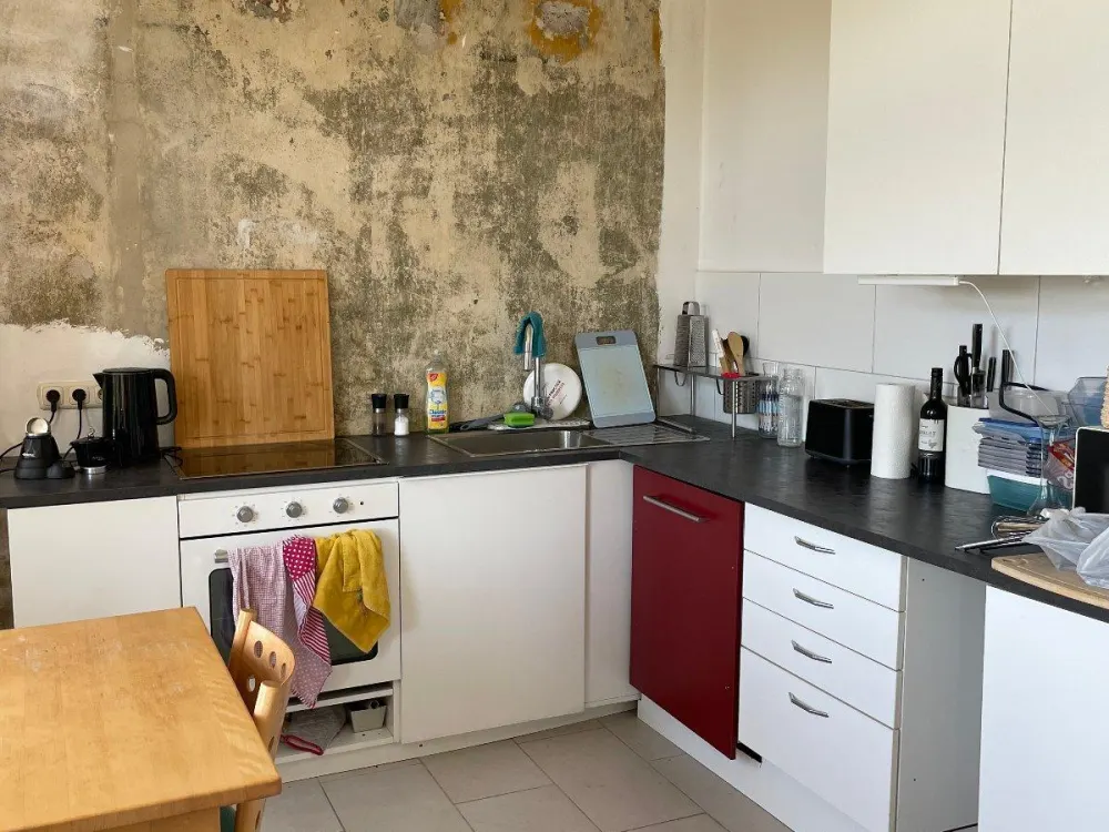 Shared Flat Room with Built-in Kitchen, Washing Machine and Dryer