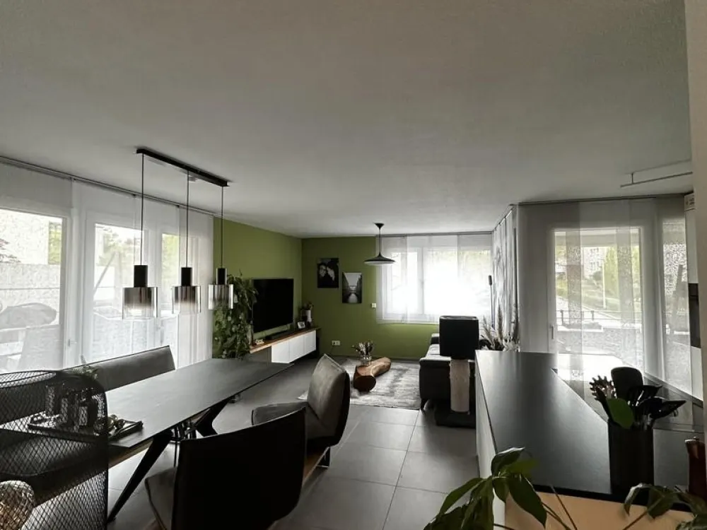 Like-New 4-Room Apartment with Designer Kitchen, Sun Terrace & 2 Underground Parking Spaces