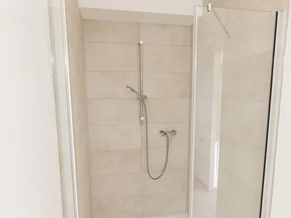 Fully Furnished Shared Room - Timelessly Modern in Köln Kalk