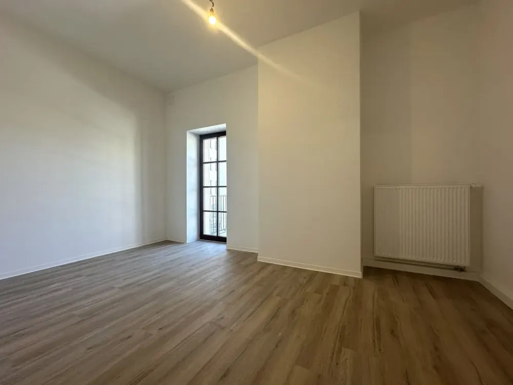 Central & Stylish, 3-Room Apartment with Balcony in Renovated Old Building | Optional with Fitted Kitchen