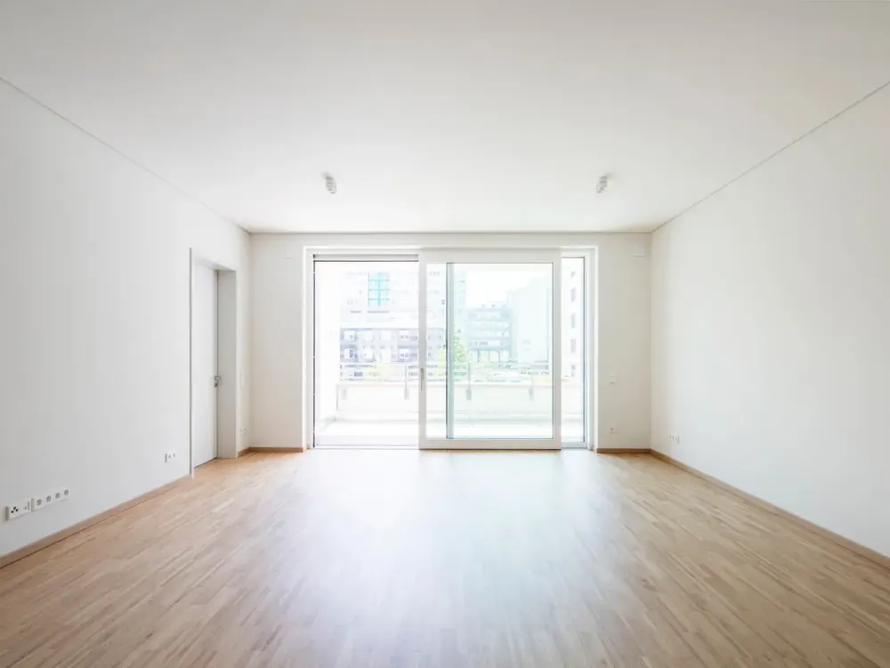 شقة من 4 غرف مع خصوصية كبيرة ولوجيا جنوبية واسعة