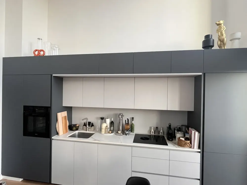 Modern 2-Room Apartment with Balcony and Fitted Kitchen in Werksviertel