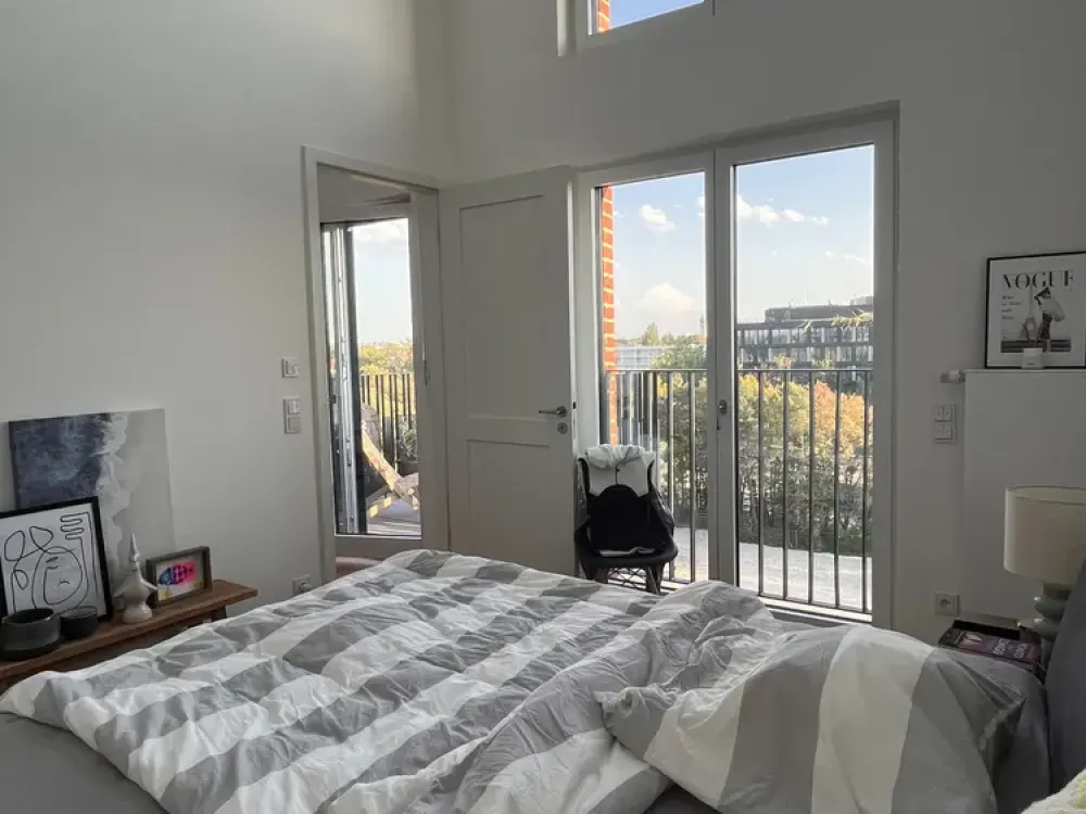 Modern 2-Room Apartment with Balcony and Fitted Kitchen in Werksviertel