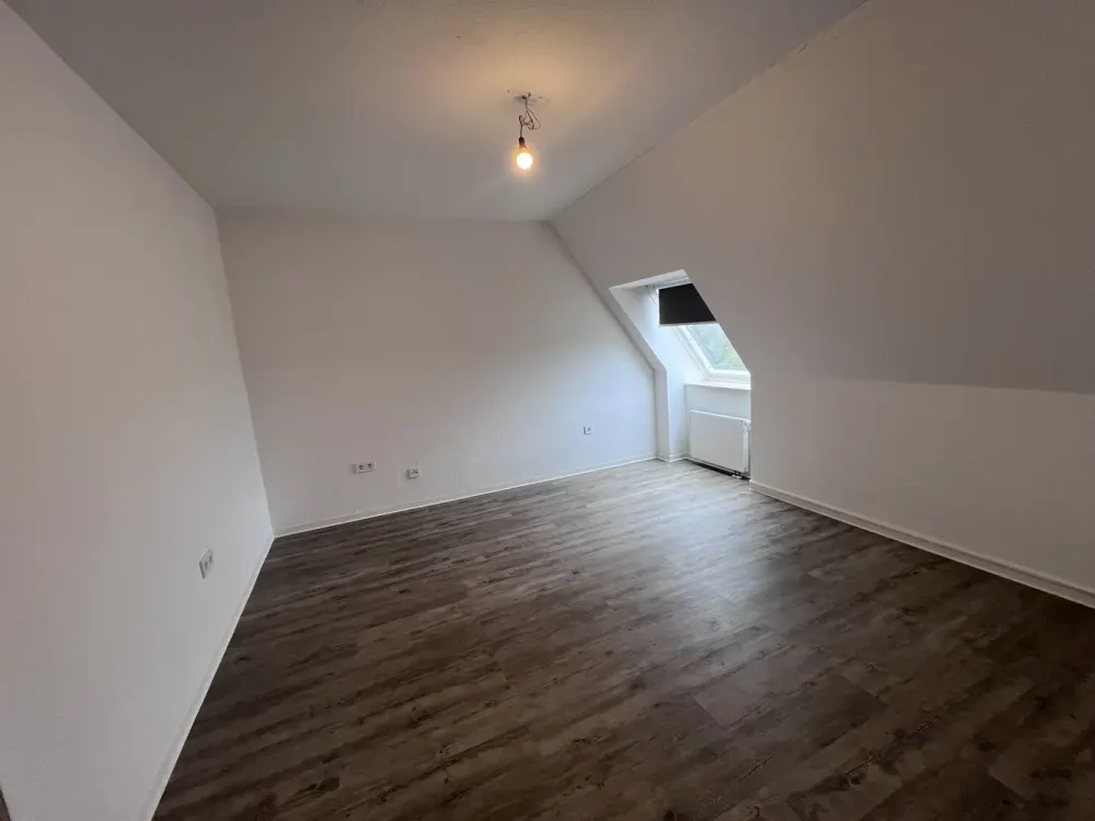 Modern 3-Room Apartment with Roof Loggia