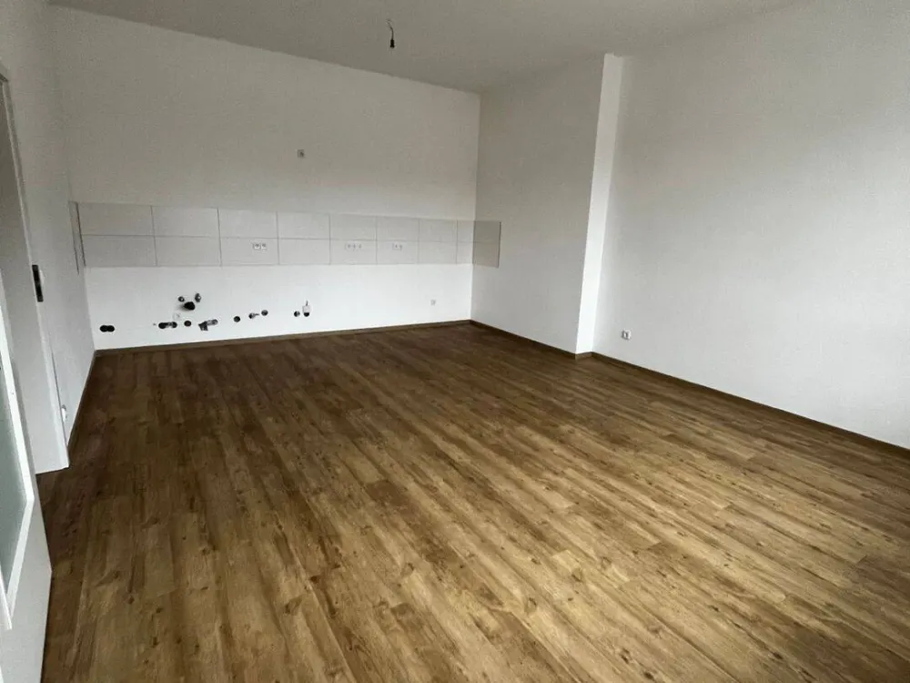 Bright 3-Room Apartment in Düsseldorf Bilk!