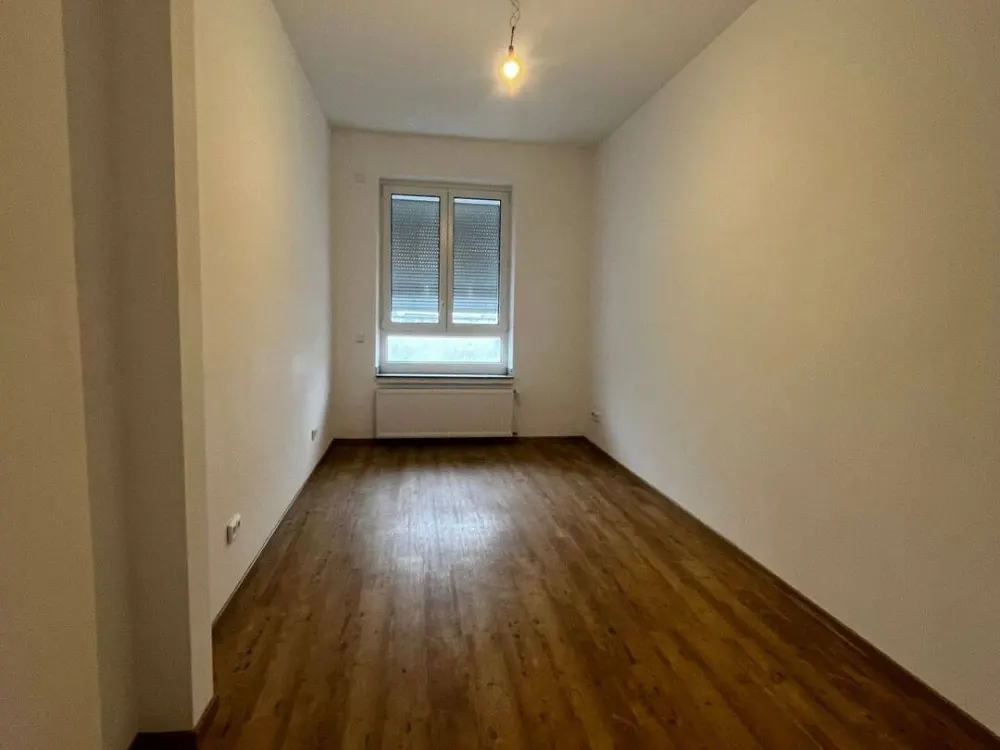 Bright 3-Room Apartment in Düsseldorf Bilk!