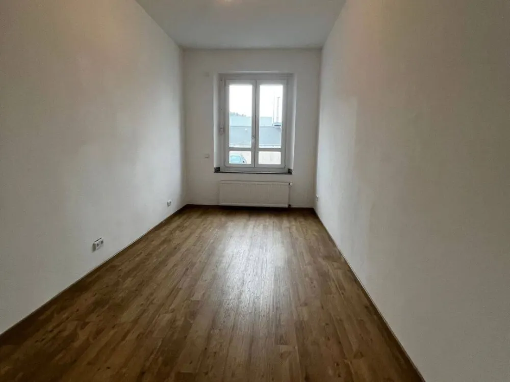 Bright 3-Room Apartment in Düsseldorf Bilk!