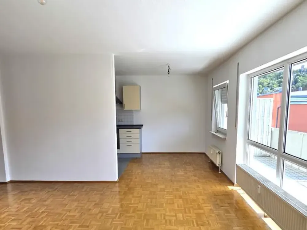 7581 - Renovated 2-Room Apartment with Balcony and Parking Space!