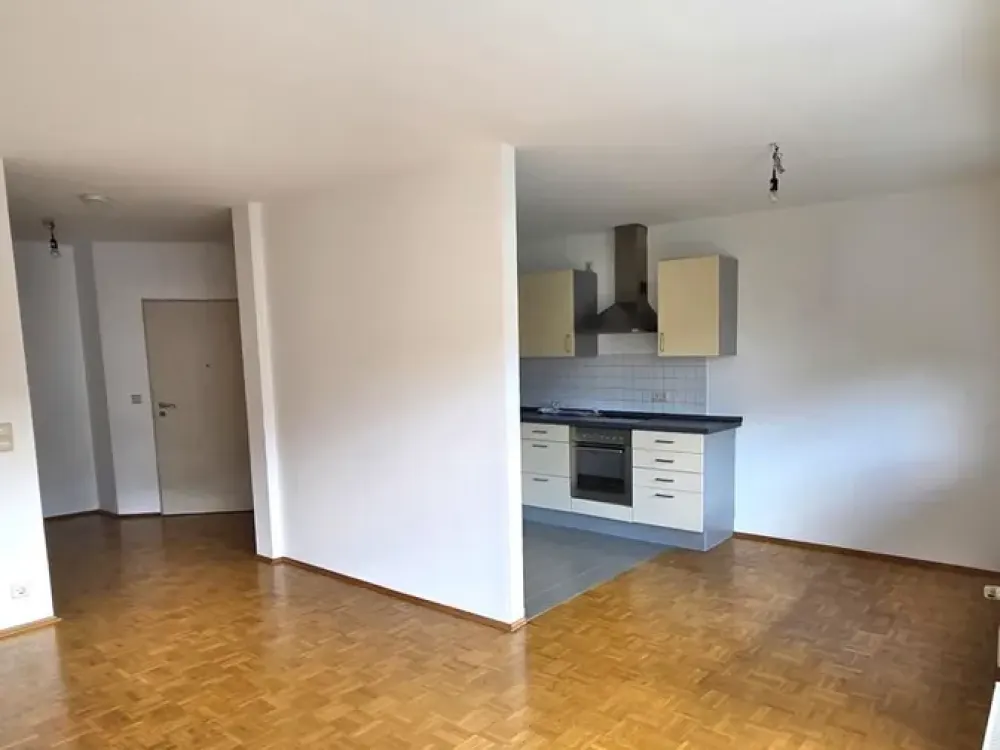 7581 - Renovated 2-Room Apartment with Balcony and Parking Space!