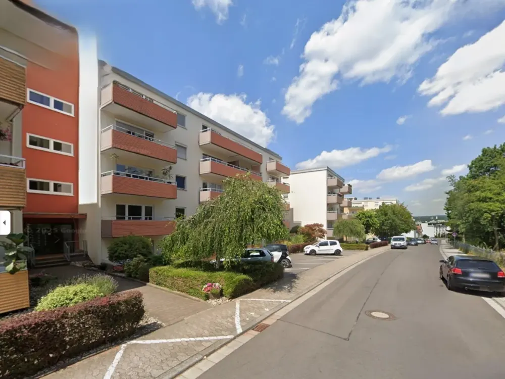 Sehr schönes Studierendenapartment mit EBK und großem Balkon. Dudweiler-Süd, nur 10 Min. zur Uni!
