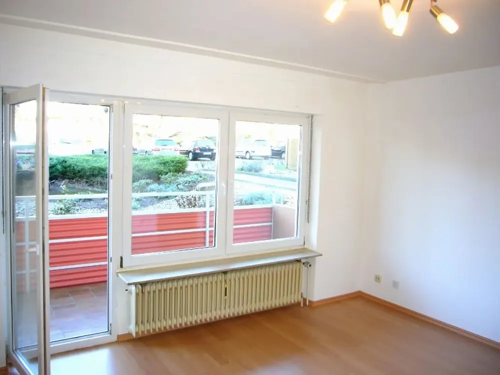 Sehr schönes Studierendenapartment mit EBK und großem Balkon. Dudweiler-Süd, nur 10 Min. zur Uni!