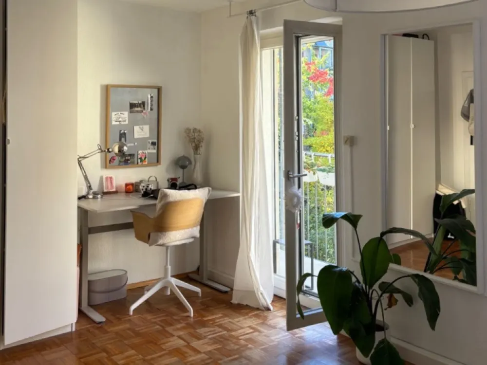 Bright Shared Apartment Room with Balcony in Südweststadt