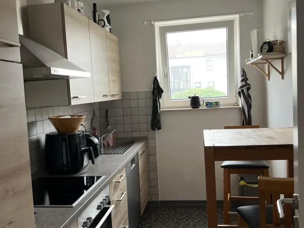 Bright 3-Room Apartment with Balcony in Kuhlenkampfallee, 72 m²