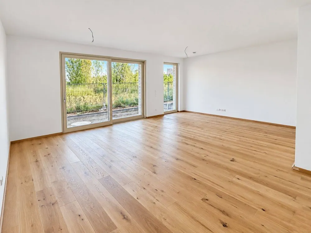 Maisonette Facing Park, Terrace & Balcony, Shower & Bathtub, Built-in Kitchen Possible