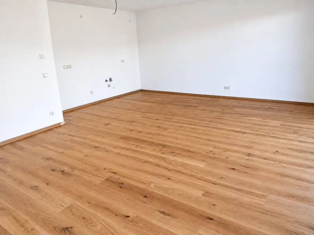 Maisonette Facing Park, Terrace & Balcony, Shower & Bathtub, Built-in Kitchen Possible