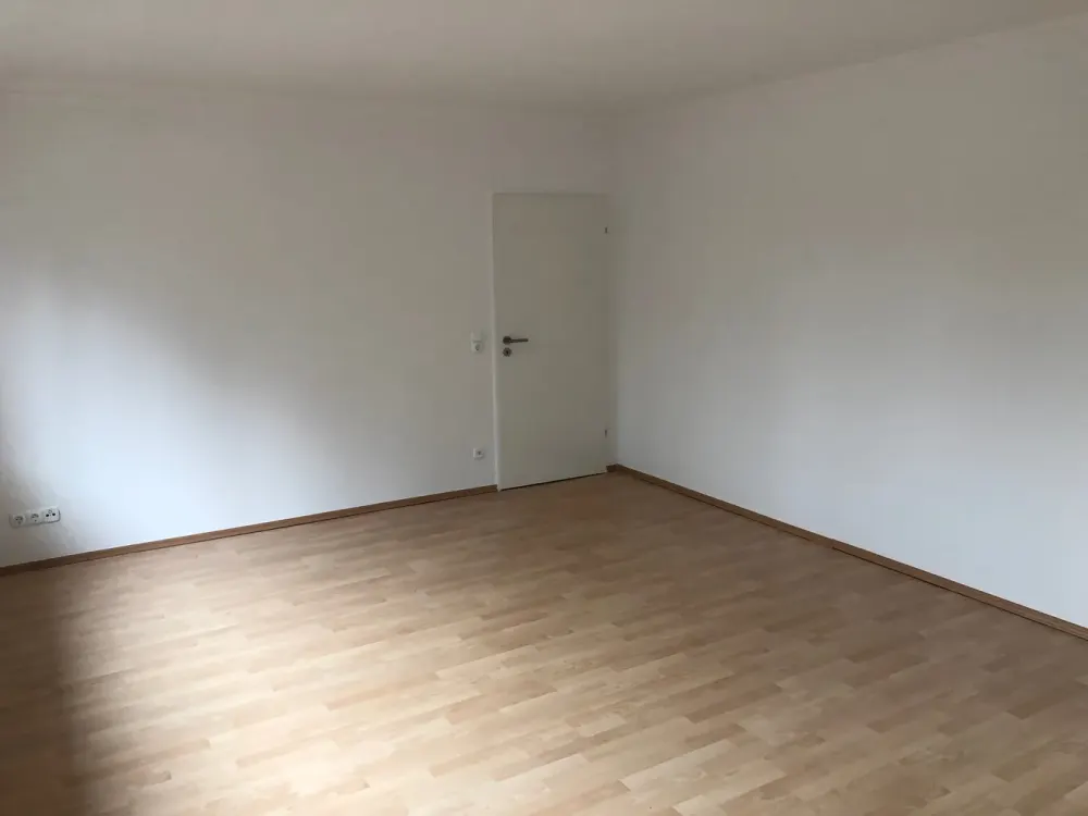 2-Room Comfort Apartment, Swimming Pool/Sauna, No Brokerage Fee!