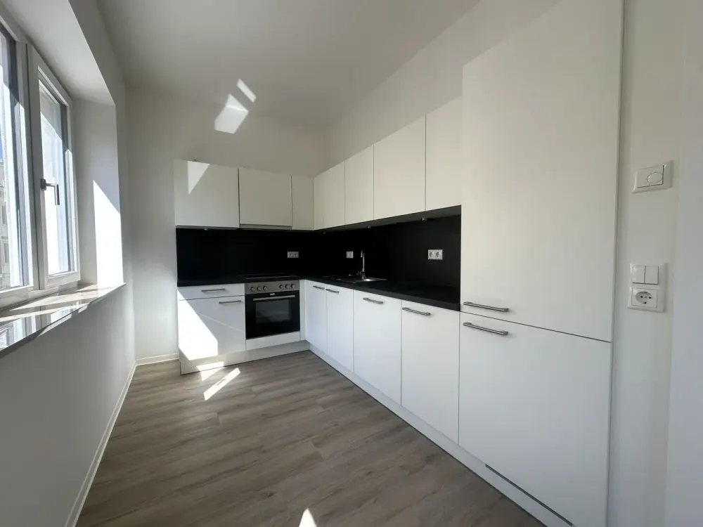 2 Rooms | Fitted Kitchen | Renovated Old Building, Living in Zentrum-Ost | Optional with Fitted Kitchen