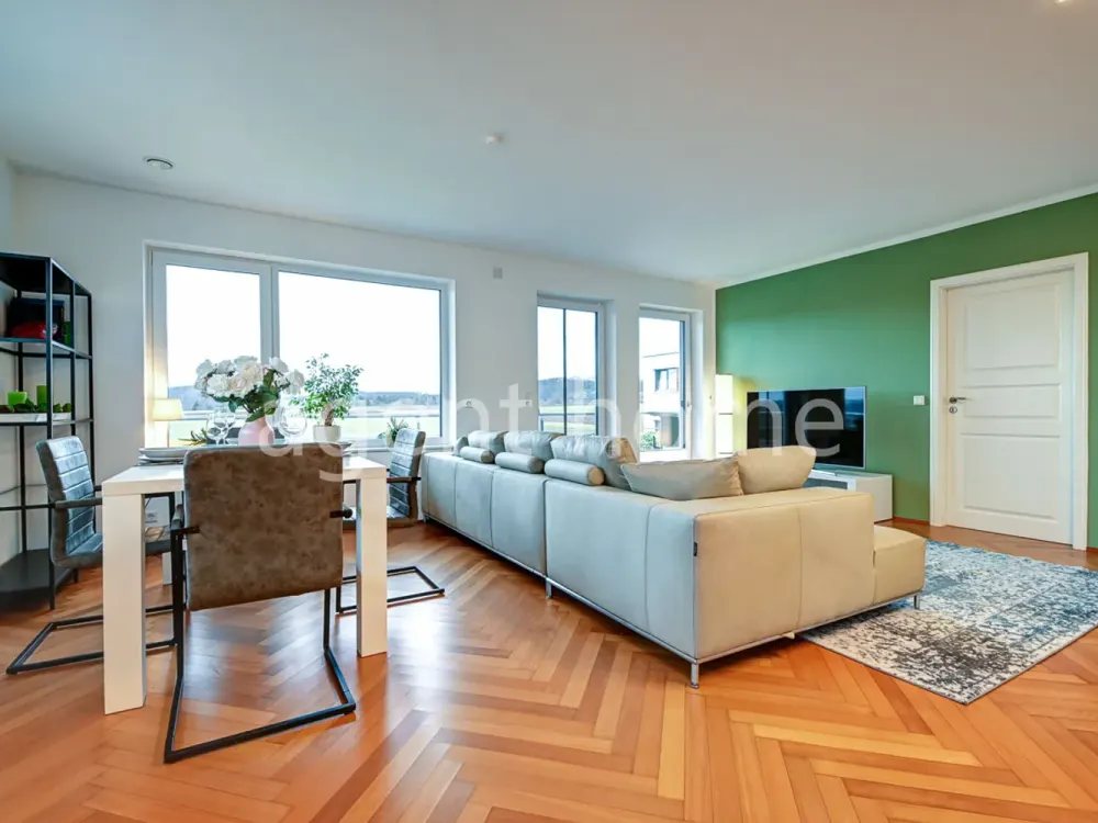 FURNISHED - BRIGHT AND QUIET - Beautiful Apartment with Balcony