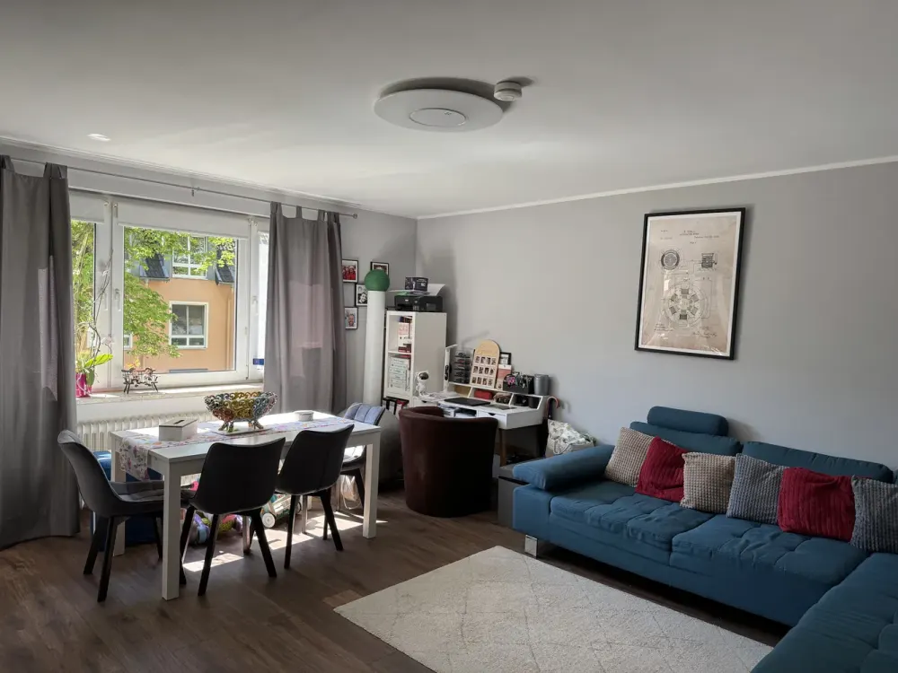 2-Room Apartment with Balcony and Fitted Kitchen, Near Niehler Hafenbrücke