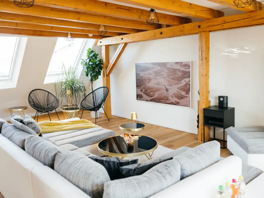Exclusive Penthouse at Marienplatz Ravensburg, Fully Furnished with Roof Terrace & Air Conditioning