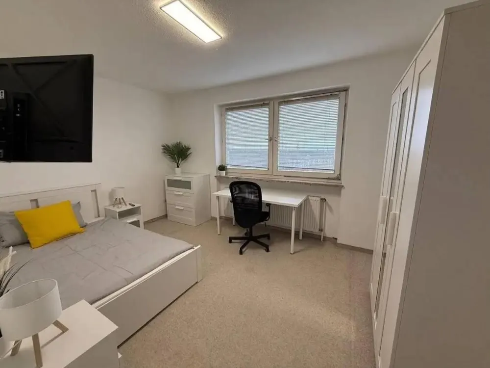 Exclusive Shared Apartment Room with Double Bed and Beautiful View
