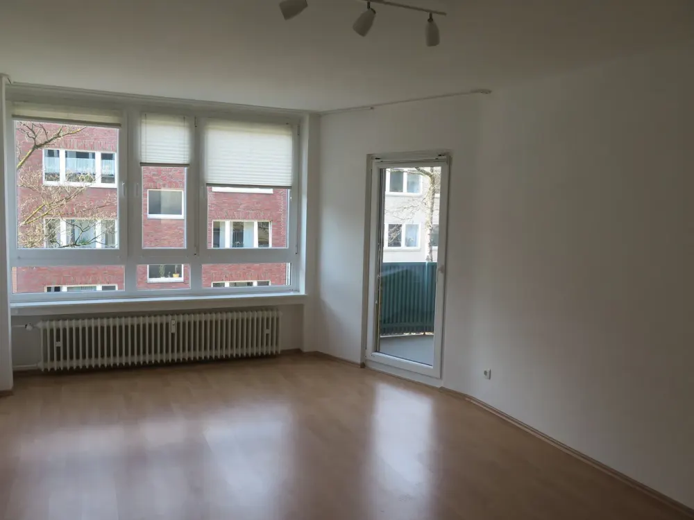 Bright 2-Room Apartment for Rent in Düsseldorf-Düsseltal (Near Zoo)