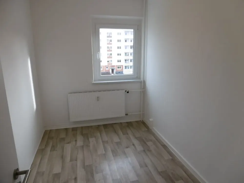 Beautiful 4-Room Apartment in Rostock - Dierkow