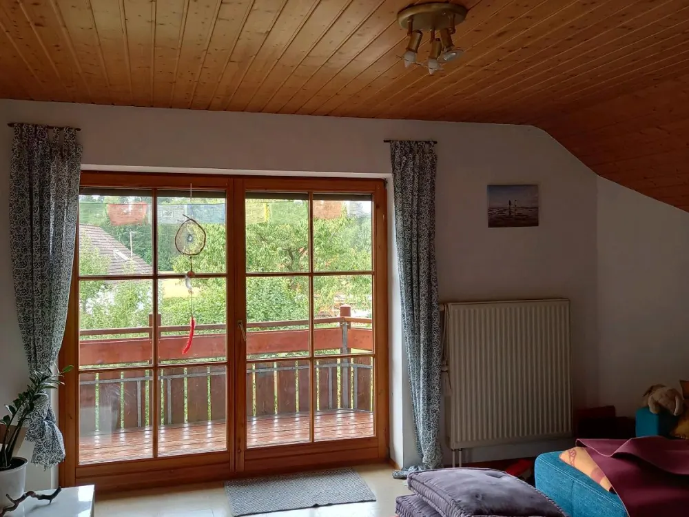 Bright 2.5 Room Attic Apartment, 60 sqm, Fitted Kitchen, Large Balcony