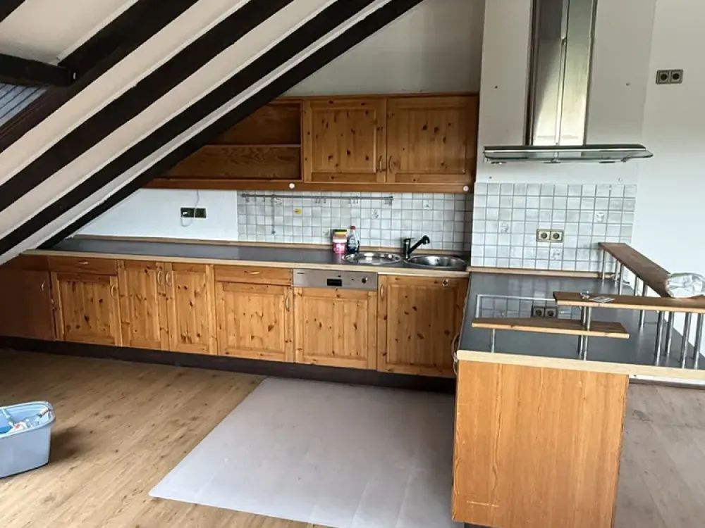 Grosse 3 Zimmerwohnung zentral in Bornheim