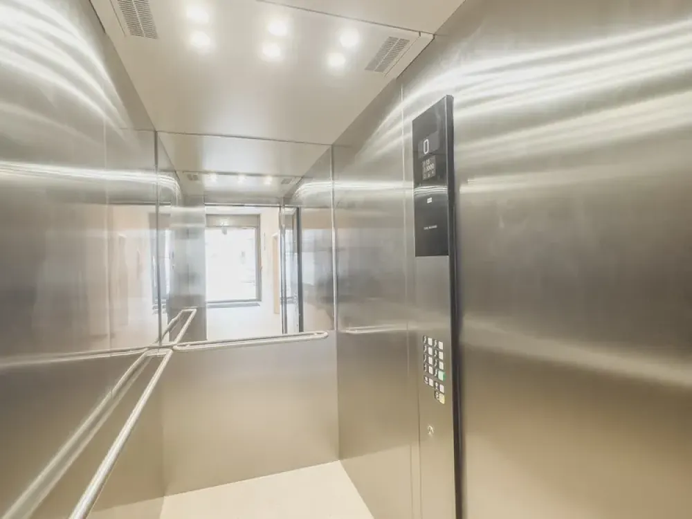 Welcome Home: Individual 5-Room Apartment