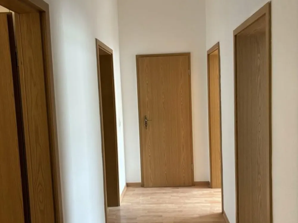 2-Room Old Building Apartment in Johannesvorstadt