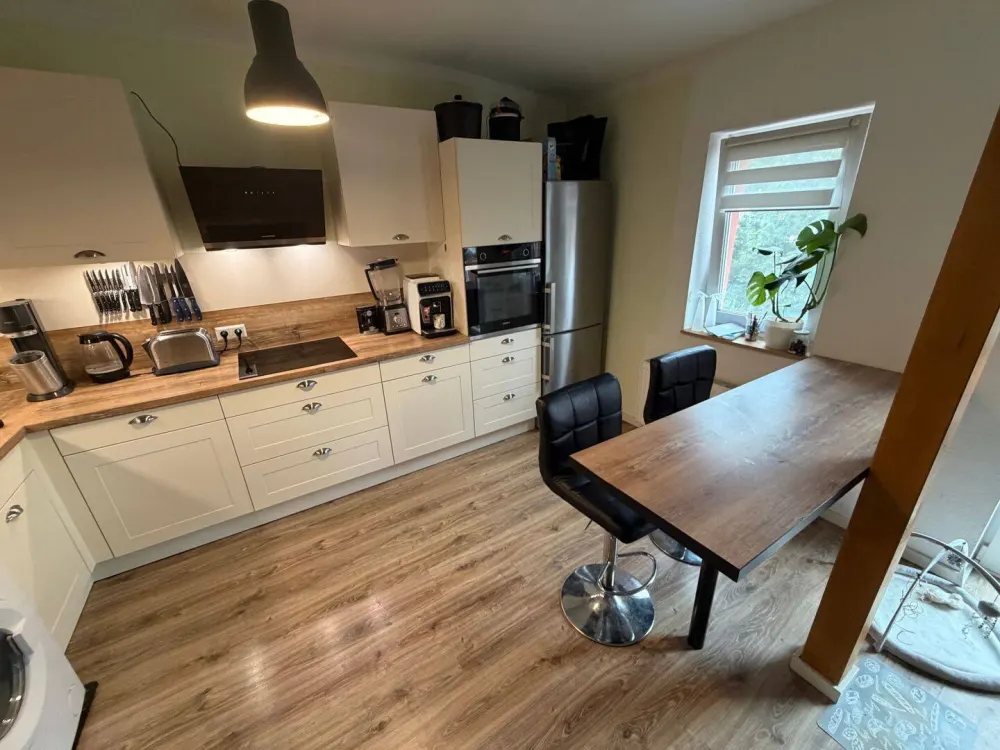 3-Room Apartment with 2x Balcony, Bathroom with Bathtub and Shower in Clara-Zetkin-Straße / Corner Klausenerstraße / Erfurt-Daberstedt
