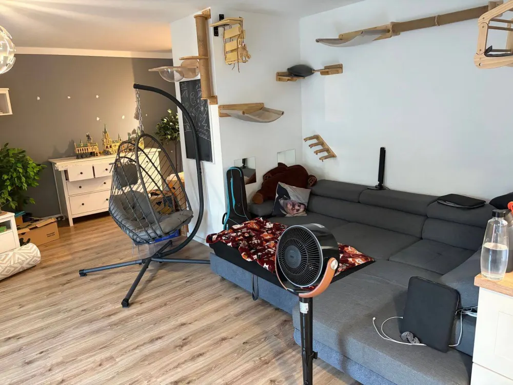 3-Room Apartment with 2x Balcony, Bathroom with Bathtub and Shower in Clara-Zetkin-Straße / Corner Klausenerstraße / Erfurt-Daberstedt