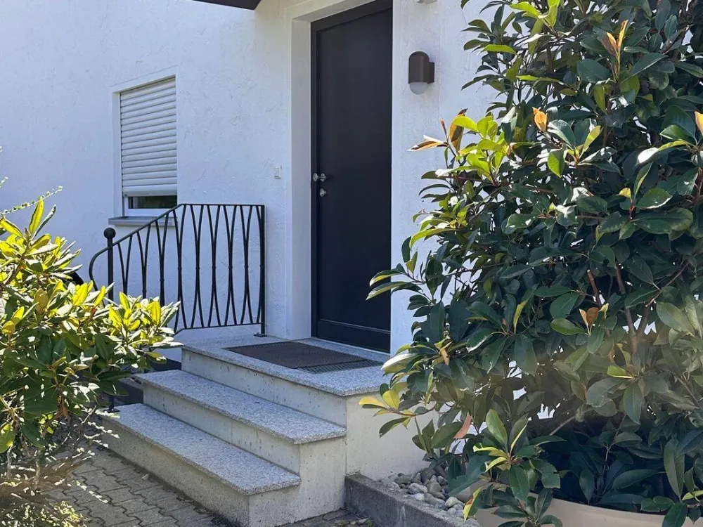 Exclusive, Renovated Maisonette Apartment in Prime Location near Memmingen - All-Inclusive Living