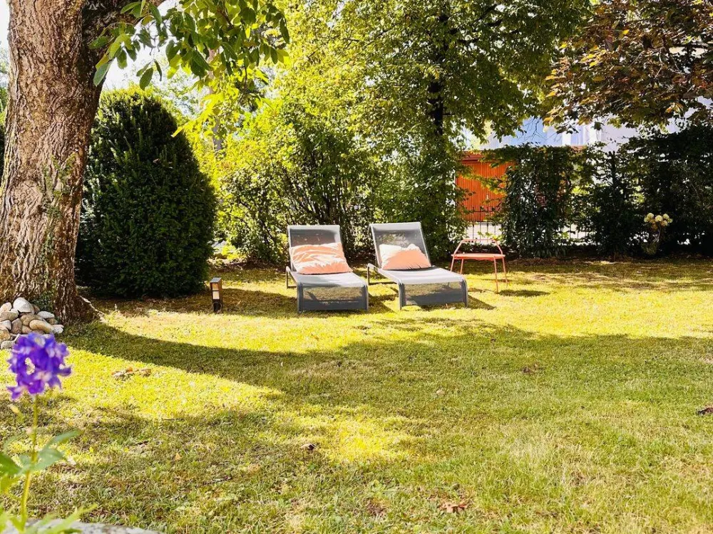 Exclusive, Renovated Maisonette Apartment in Prime Location near Memmingen - All-Inclusive Living
