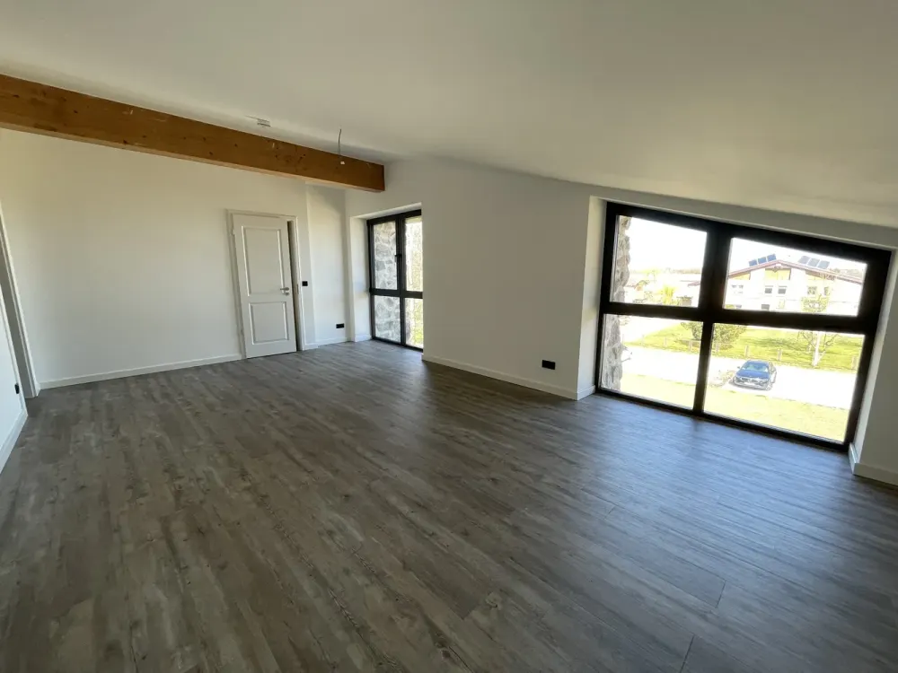 Schöne 4-Raum Maisonette Wohnung an freundliche Nachmieter abzugeben ! NEU