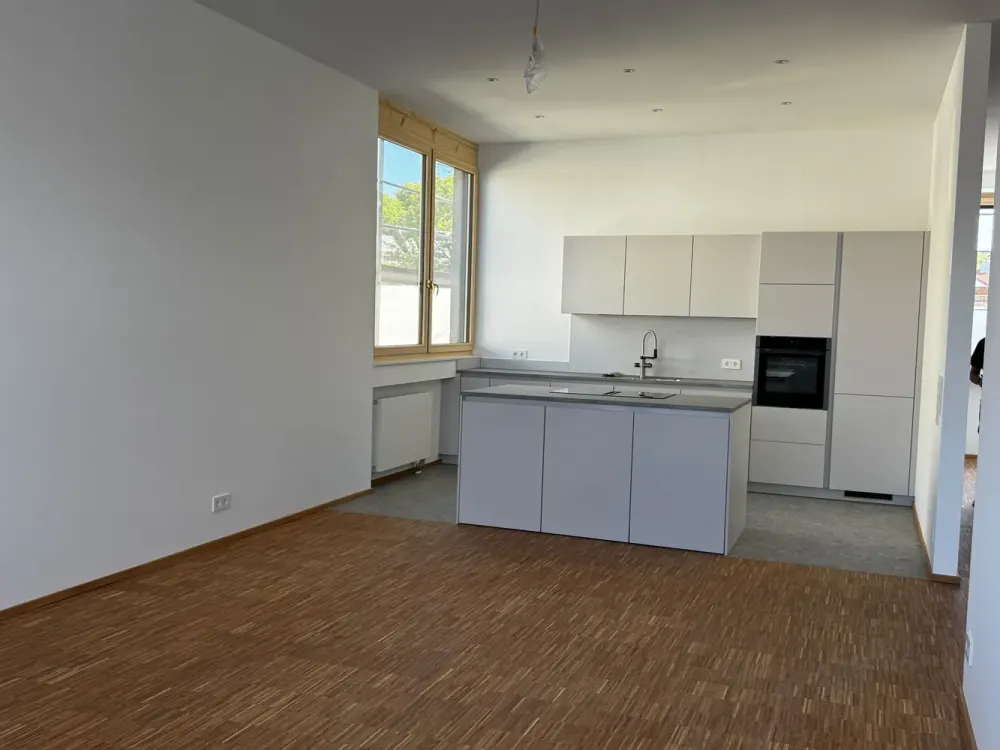 Luxurious 3-Room Apartment - Rare Opportunity in Prime Location of Böblingen